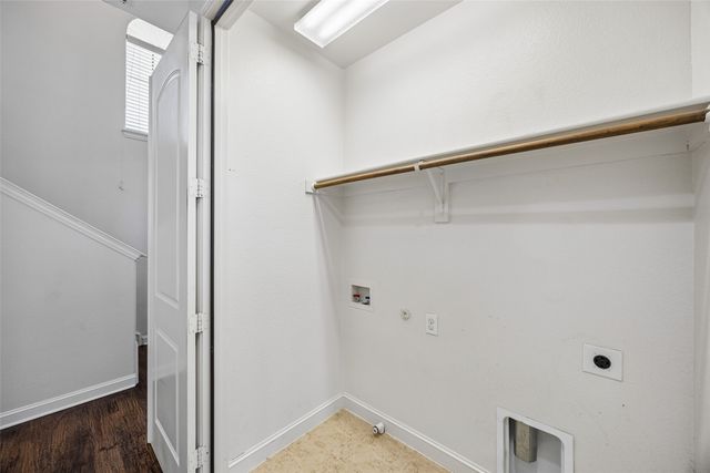 6722 Plaza Viaduct, Irving, TX 75039