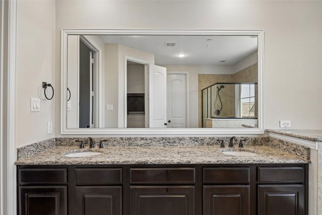 6722 Plaza Viaduct, Irving, TX 75039