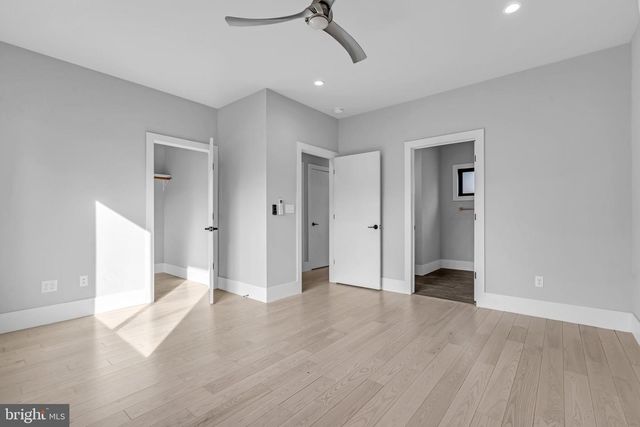 10 MCCREADY ALY, Lambertville, NJ 08530