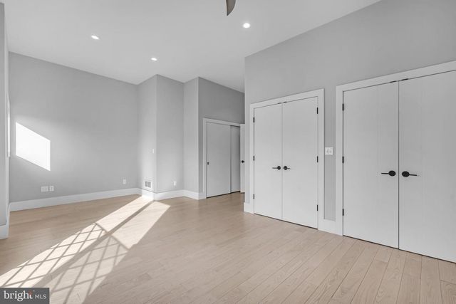 10 MCCREADY ALY, Lambertville, NJ 08530