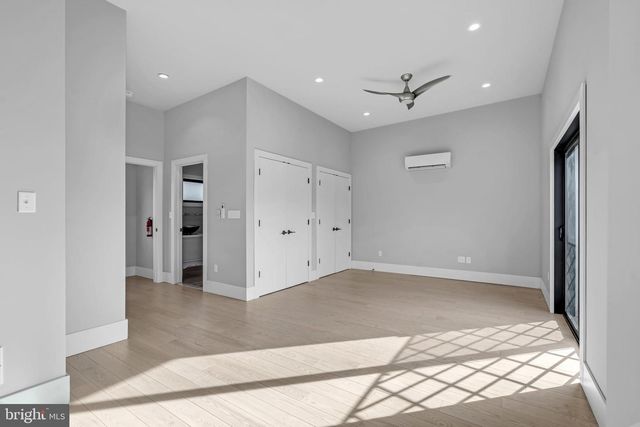 10 MCCREADY ALY, Lambertville, NJ 08530