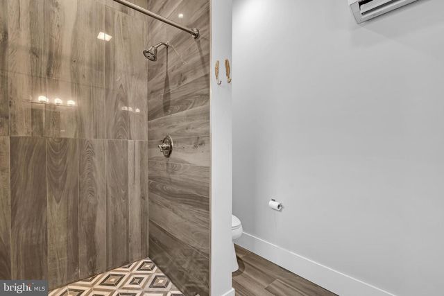 10 MCCREADY ALY, Lambertville, NJ 08530