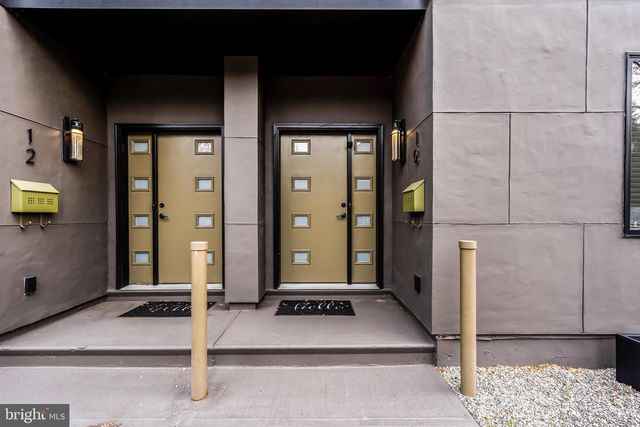 10 MCCREADY ALY, Lambertville, NJ 08530