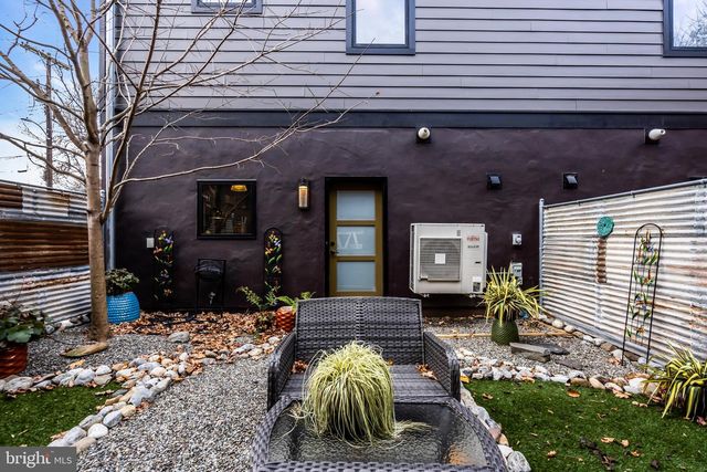 10 MCCREADY ALY, Lambertville, NJ 08530