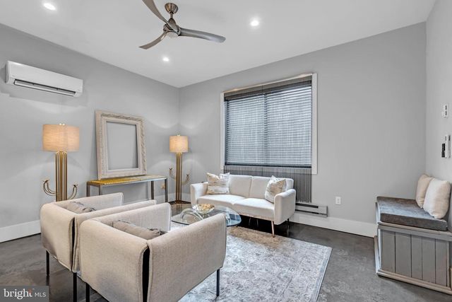 10 MCCREADY ALY, Lambertville, NJ 08530