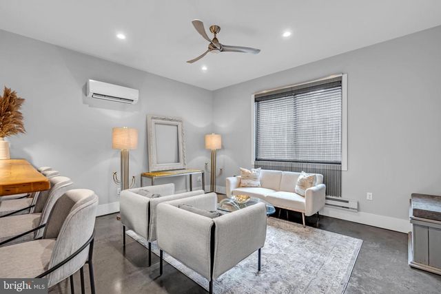 10 MCCREADY ALY, Lambertville, NJ 08530