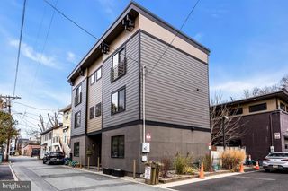 10 MCCREADY ALY, Lambertville, NJ 08530