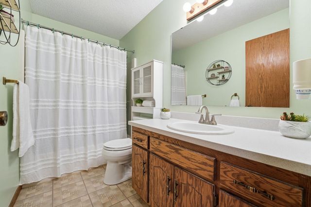 783 Bur Oak Court, Vadnais Heights, MN 55127