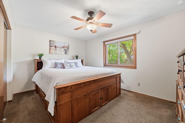 783 Bur Oak Court, Vadnais Heights, MN 55127