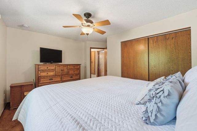 783 Bur Oak Court, Vadnais Heights, MN 55127