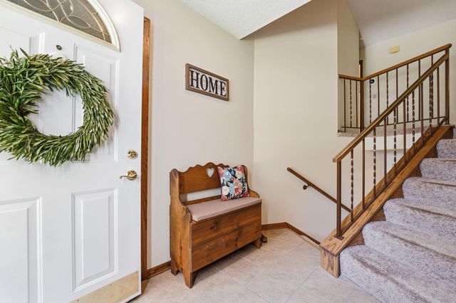 783 Bur Oak Court, Vadnais Heights, MN 55127