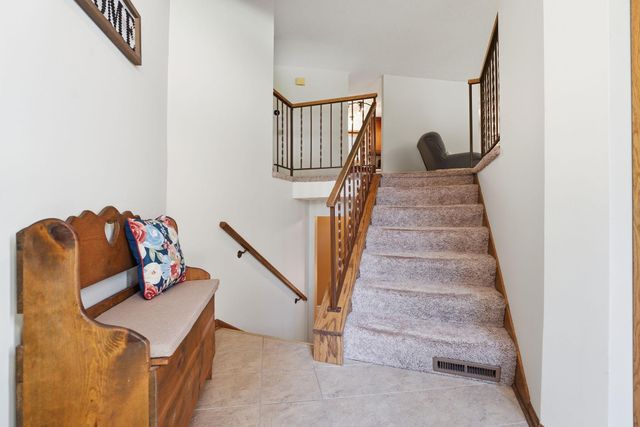 783 Bur Oak Court, Vadnais Heights, MN 55127