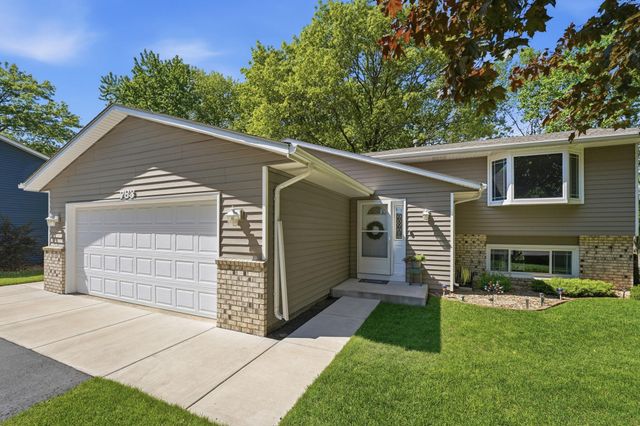 783 Bur Oak Court, Vadnais Heights, MN 55127