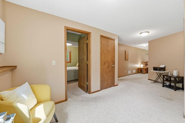 783 Bur Oak Court, Vadnais Heights, MN 55127