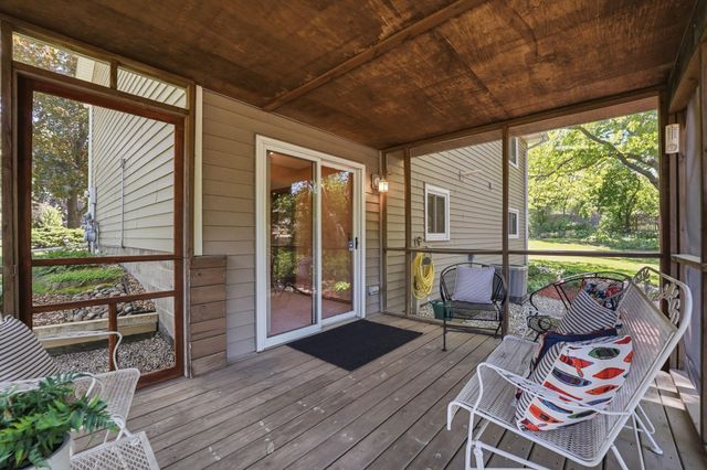 783 Bur Oak Court, Vadnais Heights, MN 55127