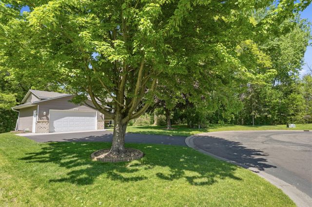783 Bur Oak Court, Vadnais Heights, MN 55127