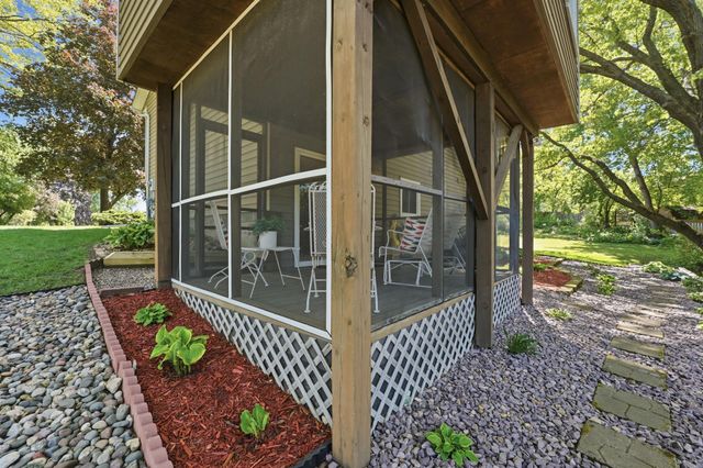 783 Bur Oak Court, Vadnais Heights, MN 55127