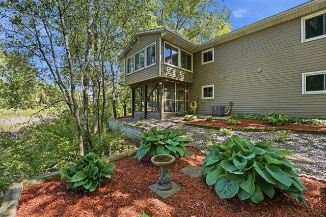 783 Bur Oak Court, Vadnais Heights, MN 55127