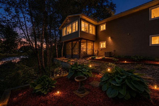 783 Bur Oak Court, Vadnais Heights, MN 55127