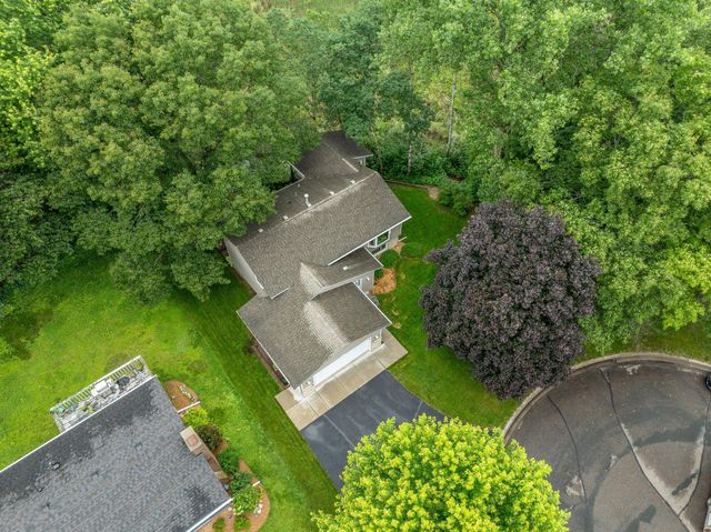783 Bur Oak Court, Vadnais Heights, MN 55127