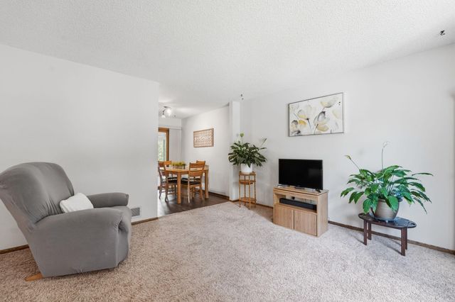 783 Bur Oak Court, Vadnais Heights, MN 55127