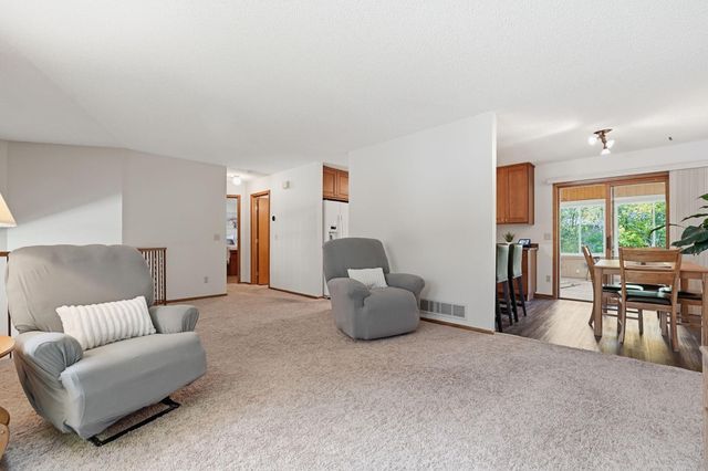 783 Bur Oak Court, Vadnais Heights, MN 55127