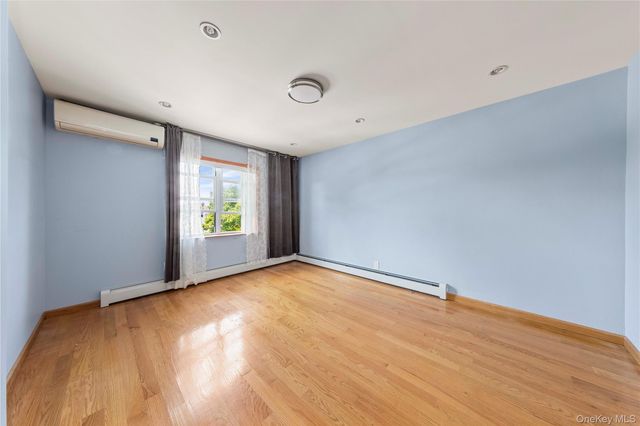 5352 194th Street, Fresh Meadows, NY 11365