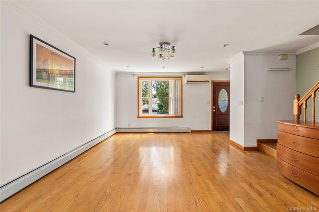 5352 194th Street, Fresh Meadows, NY 11365