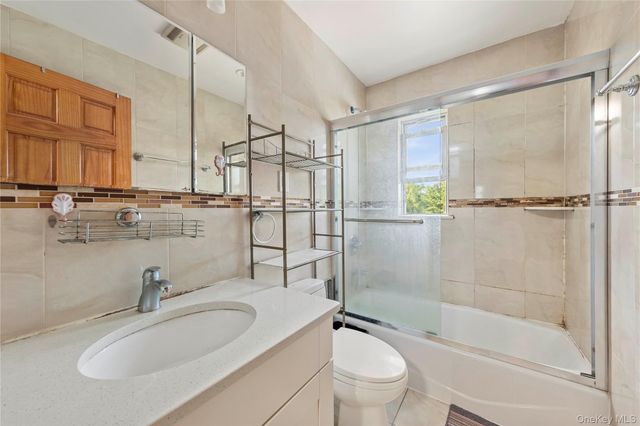 5352 194th Street, Fresh Meadows, NY 11365