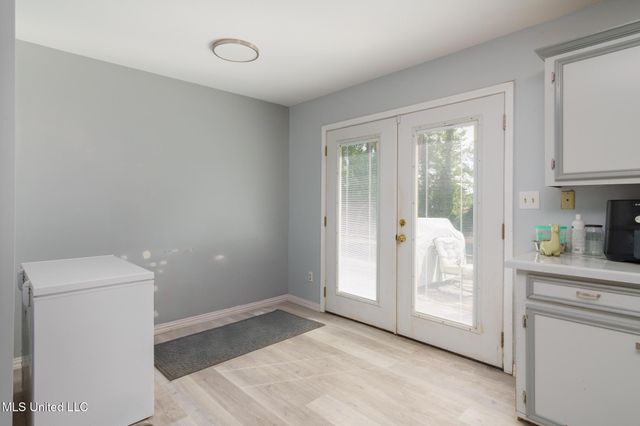 101 Pinewood Drive, Hattiesburg, MS 39402
