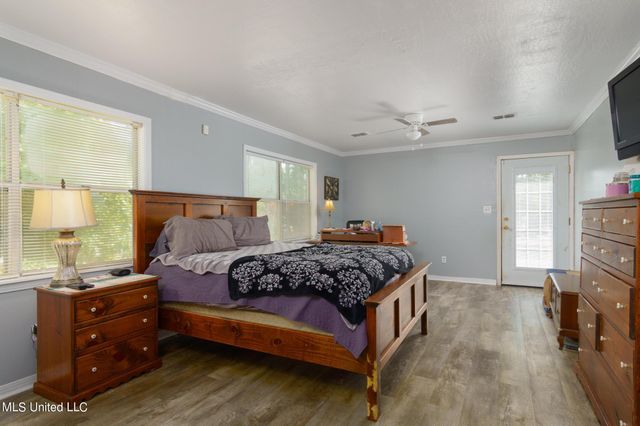 101 Pinewood Drive, Hattiesburg, MS 39402