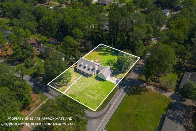 101 Pinewood Drive, Hattiesburg, MS 39402