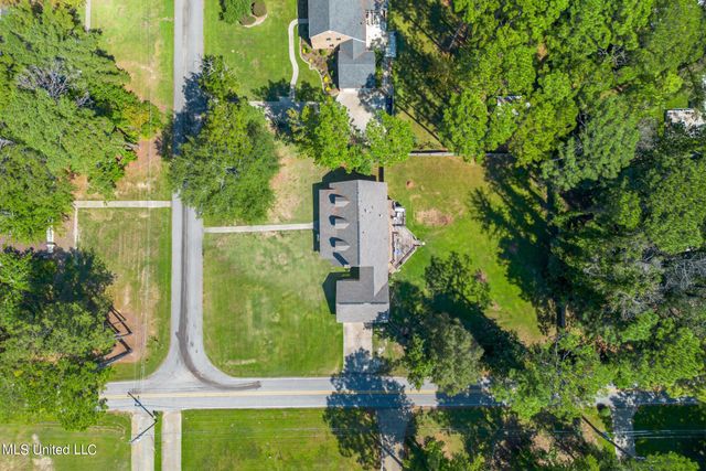 101 Pinewood Drive, Hattiesburg, MS 39402