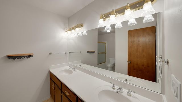 2113 E Paradise Avenue, Visalia, CA 93292