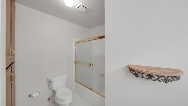 2113 E Paradise Avenue, Visalia, CA 93292