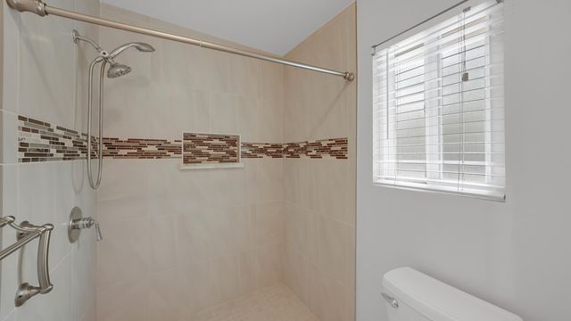 2113 E Paradise Avenue, Visalia, CA 93292