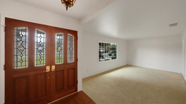 2113 E Paradise Avenue, Visalia, CA 93292