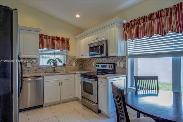 614 Stanton Lane, Weston, FL 33326