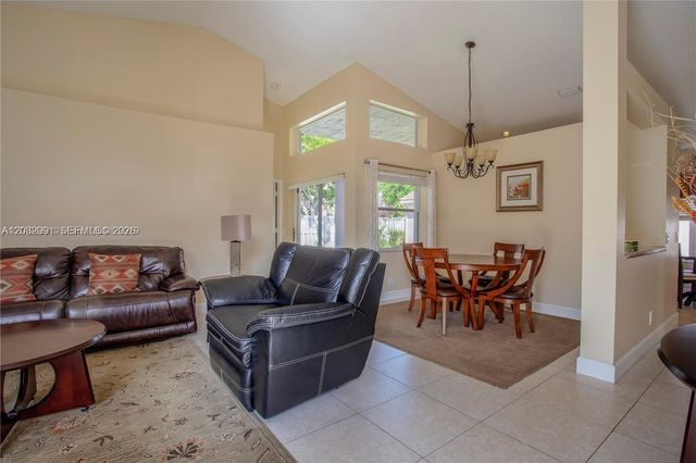 614 Stanton Lane, Weston, FL 33326