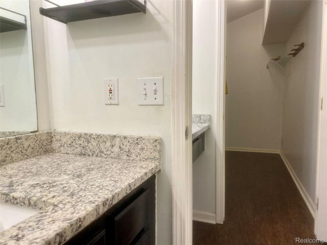 6866 Fox Lane, Waterford Charter Township, MI 48327