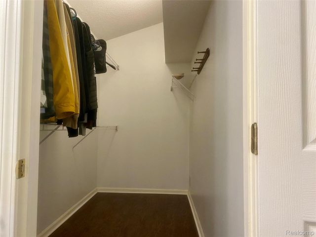 6866 Fox Lane, Waterford Charter Township, MI 48327