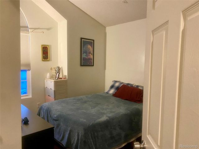 6866 Fox Lane, Waterford Charter Township, MI 48327