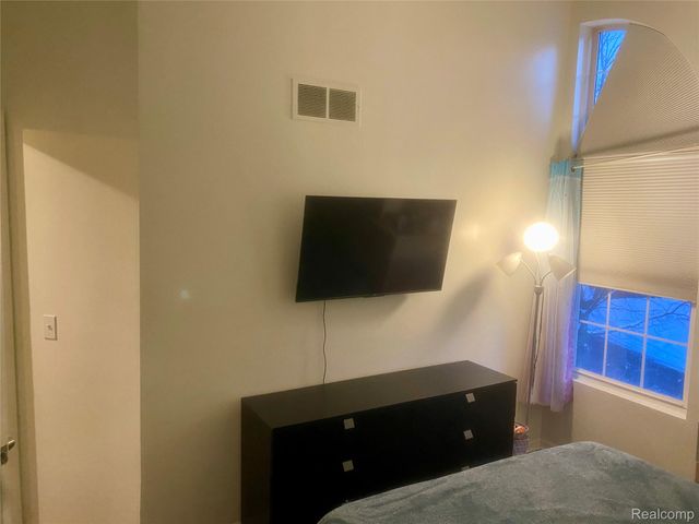 6866 Fox Lane, Waterford Charter Township, MI 48327