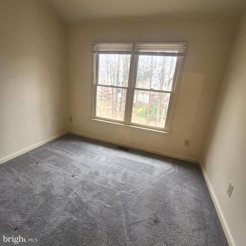 6054 ROCKTON CT, Centreville, VA 20121