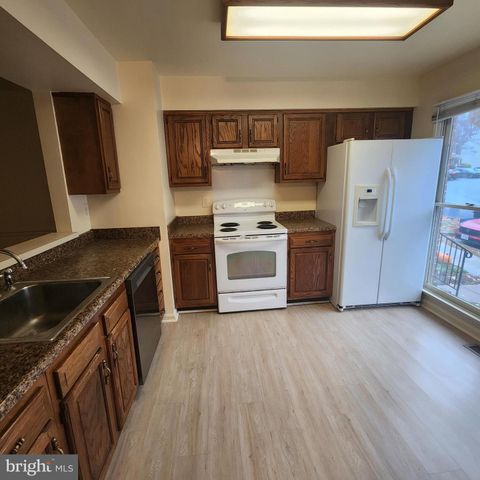 6054 ROCKTON CT, Centreville, VA 20121