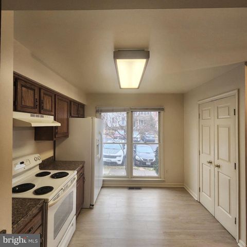 6054 ROCKTON CT, Centreville, VA 20121