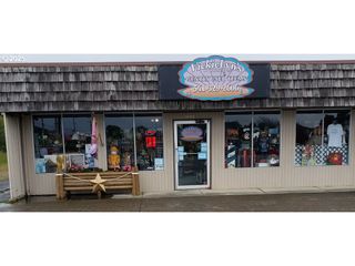 1180 Oregon Ave Se, Bandon, OR 97411