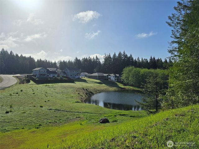 150 E Donbob Lane, Allyn, WA 98524