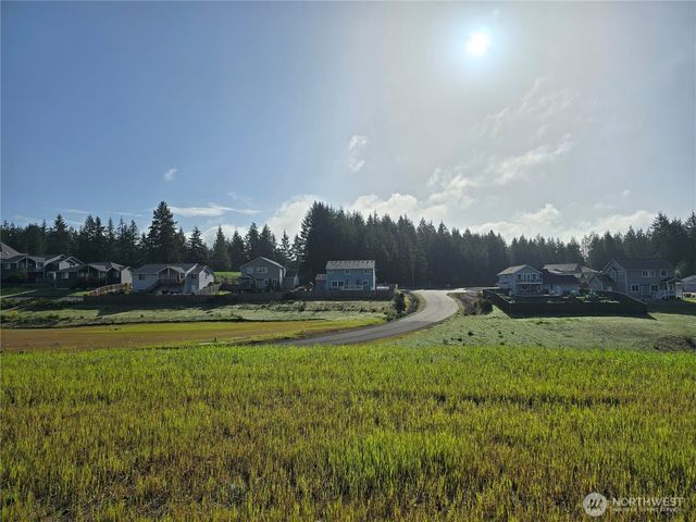 150 E Donbob Lane, Allyn, WA 98524