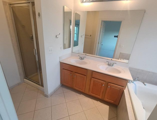 13554 LAVENDER MIST LN, Centreville, VA 20120